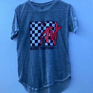 grey MTV t-shirt